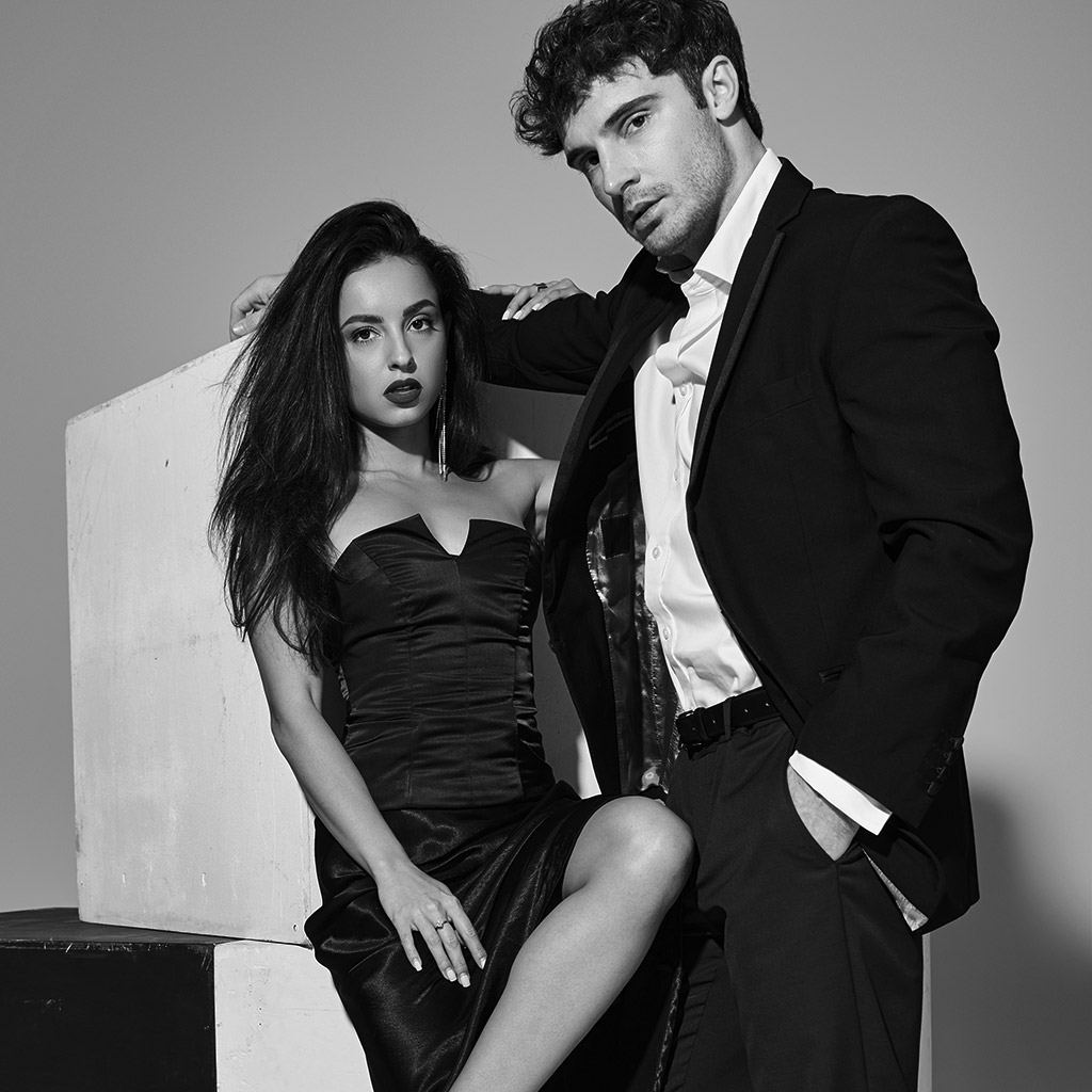 Aloof Couple